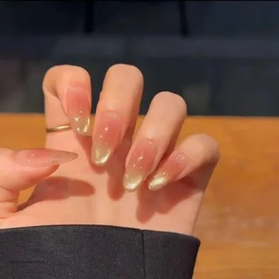 黃金露珠腮紅指尖貓眼穿戴甲