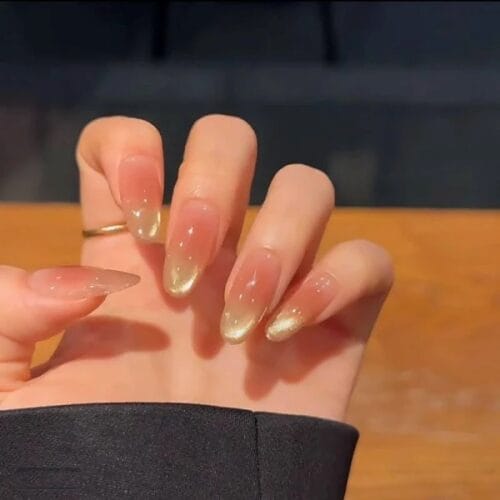黃金露珠腮紅指尖貓眼穿戴甲
